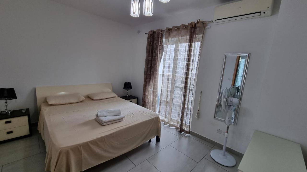 Metrostays Apartament St Julian Malta Saint Julian's Exterior photo