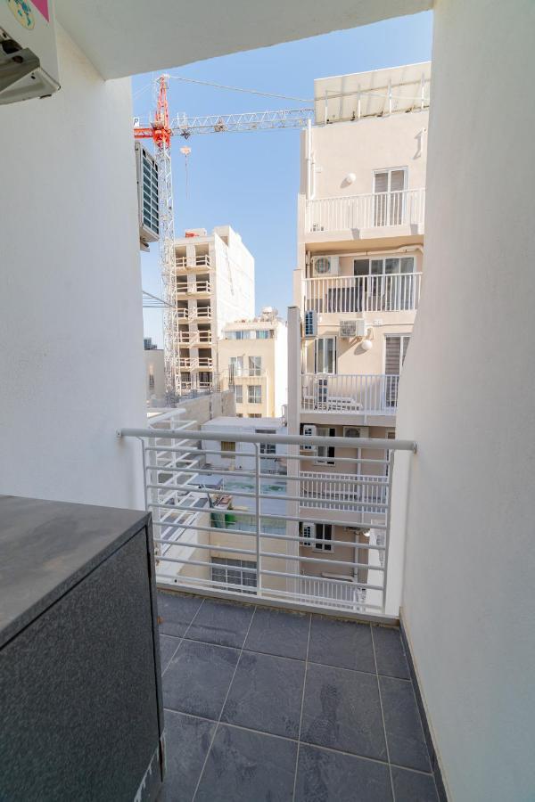 Metrostays Apartament St Julian Malta Saint Julian's Exterior photo