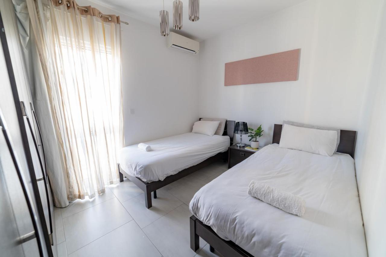 Metrostays Apartament St Julian Malta Saint Julian's Exterior photo