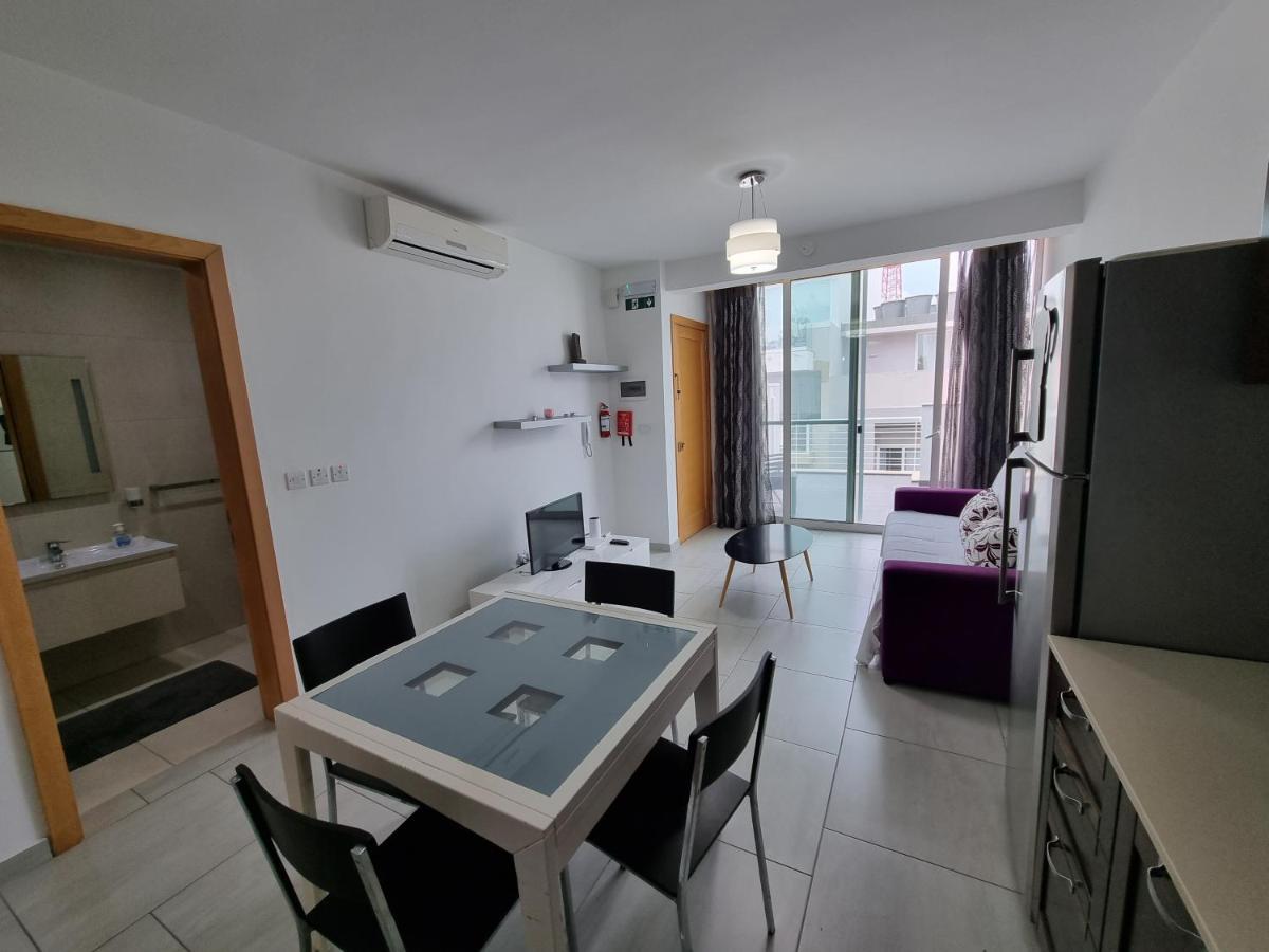 Metrostays Apartament St Julian Malta Saint Julian's Exterior photo